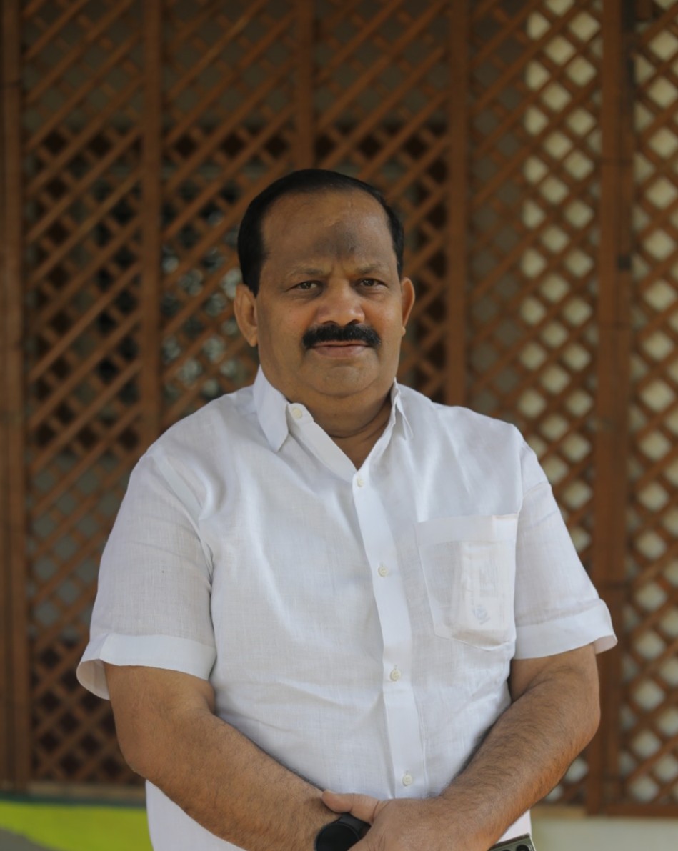 Leader Image